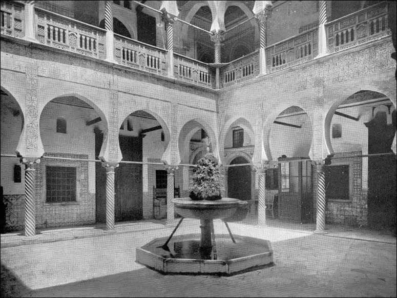 Les photographies de l&rsquo;Espagnol Nicolas Müller insufflent une brise andalouse sur le palais Mustapha Bacha