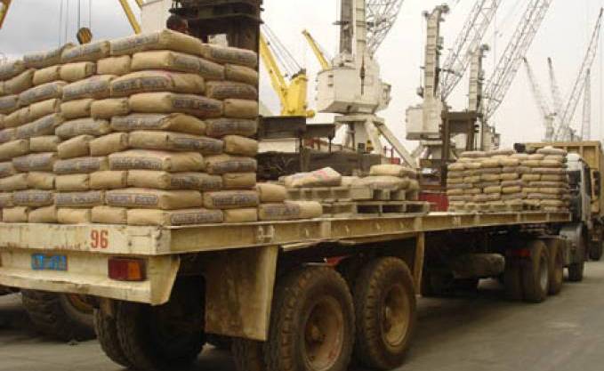 Le ministère de l’industrie à tranché : Fin des licences d’importation de ciment.