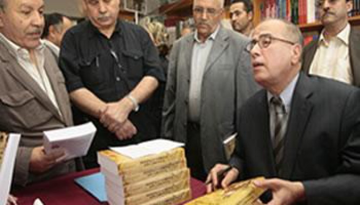 Béjaïa: Karim Younès attendu samedi à 14h à La Casbah pour présenter son nouvel ouvrage Les Éperons de la conquête… Ou l’impossible oubli