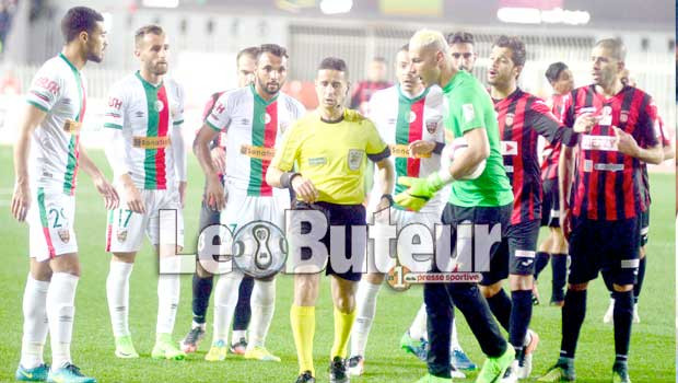 MCA : Le Mouloudia pointe un doigt accusateur vers les arbitres assistants