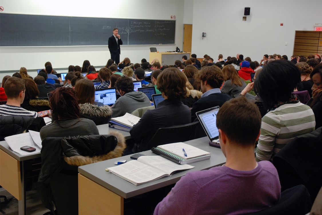 Convention-cadre pour le développement de l’entreprenariat en milieu universitaire.