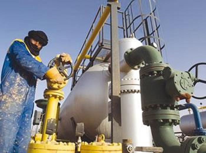 Pétrole: Les cours en légère hausse mardi