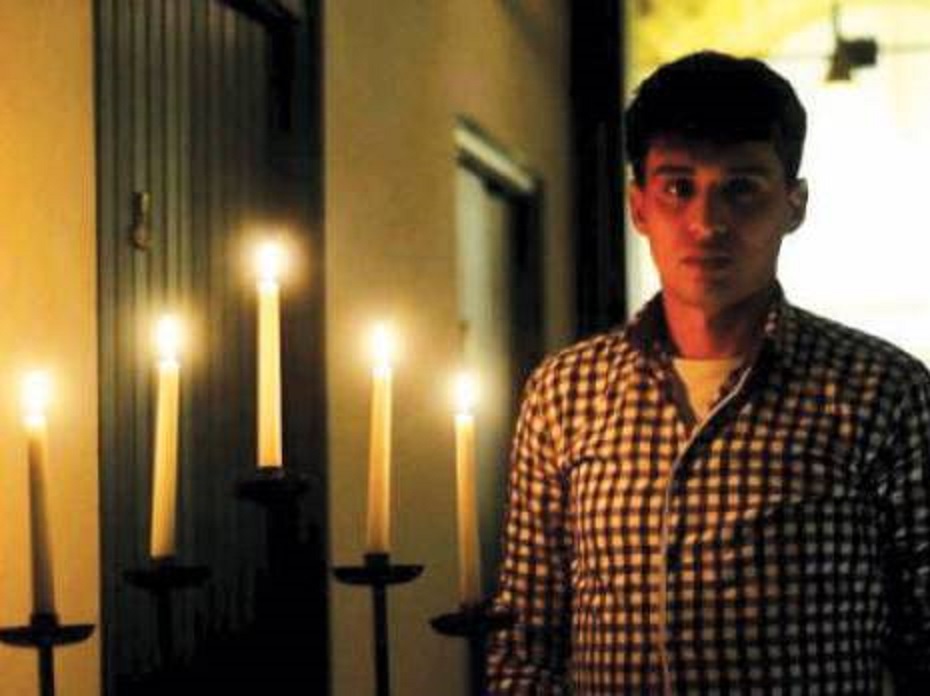 Une première dans les annales: Un jeune romancier convoqué par la police