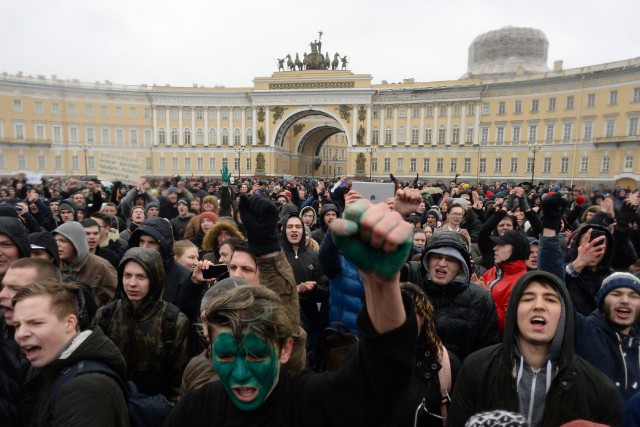 Ils étaient des milliers à manifester contre la corruption:  Des centaines de Russes interpellés