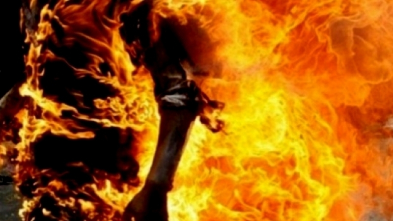 Sidi-Ali-Boussidi: Un jeune homme possédé s’immole par le feu dans le cimetière