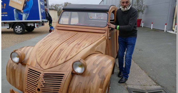 Le pari fou et réussi d&rsquo;un retraité français :  Une 2CV en bois prête à rouler