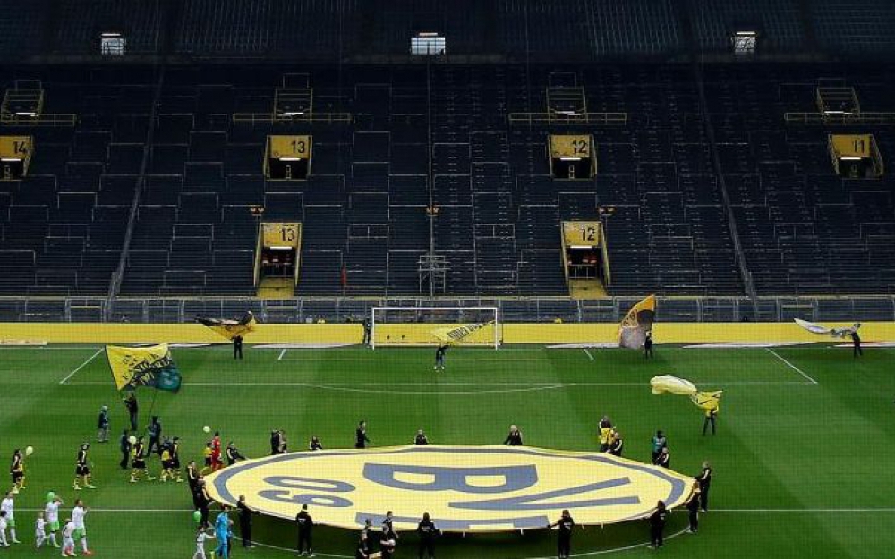 Dortmund–Monaco retardé après des explosions près du bus allemand