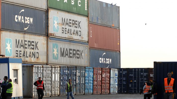 Licences d&rsquo;importation : la liste des produits soumis (Bananes,véhicules..)