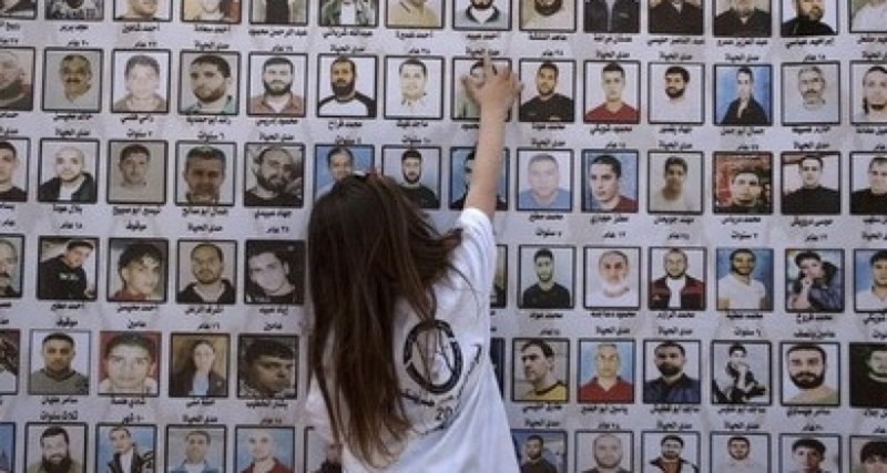 Solidarité avec les palestiniens en grève de la faim : Allumage de bougies à l’ambassade de Palestine à Alger