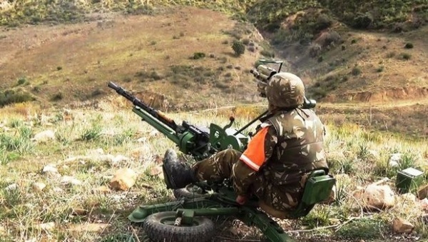 Lutte antiterroriste: 3 abris contenant une mine et des outils de détonation détruits