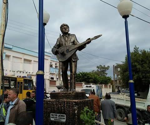 Béjaia : une statue controversée de Matoub Lounès retirée