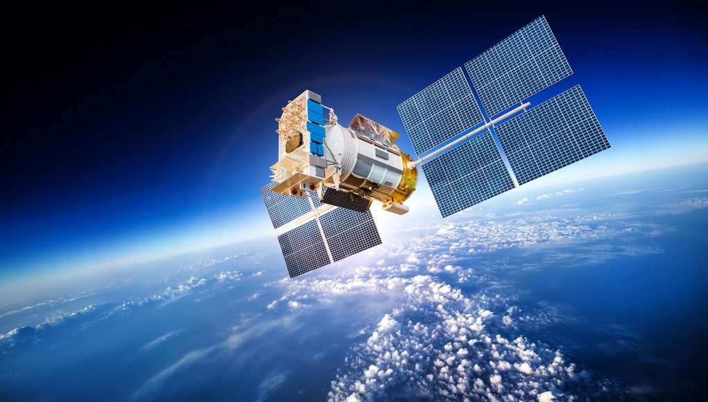 L&rsquo;Algérie lancera son propre satellite avant la fin de l&rsquo;année (ministre)