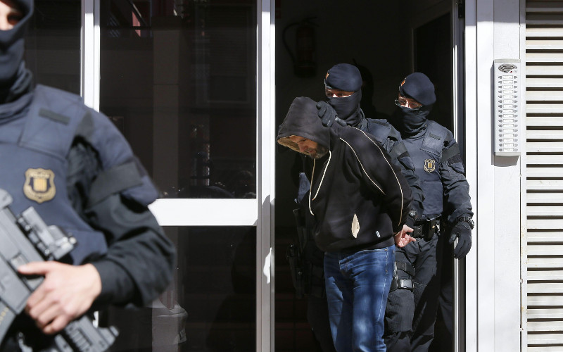 Espagne Arrestation de huit Marocains et d’un Espagnol à Barcelone pour terrorisme