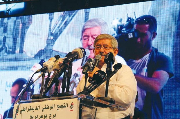 Il a évoqué tamazight et a rendu hommage aux victimes du printemps noir:  Bordj Bou-Arréridj : le discours à la carte d’Ouyahia