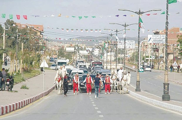 Pour une démonstration folklorique à Bordj Bou-Arriédj: Le cortège d’Abdallah Djaballah bloque la circulation au centre-ville