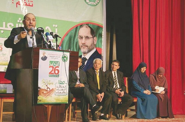 Tout en critiquant Abdelmalek Sellal lors d&rsquo;un meeting  à Tlemcen:  Makri : “Le MSP est le chef de file de l’opposition”