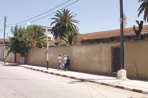 Ecole Mihoubi-Mohamed Une classe transformée en magasin.