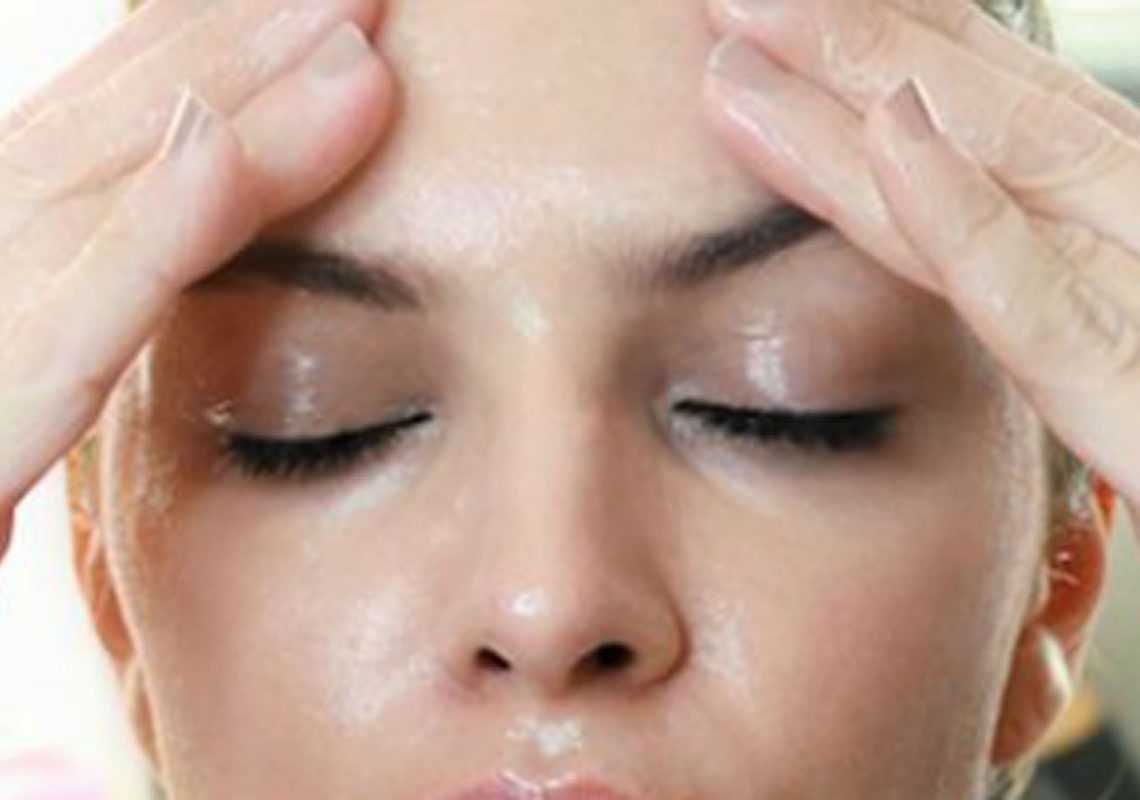 L’huile: Le nouveau démaquillant à adopter de toute urgence!