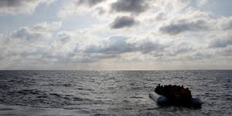 Près de 100 migrants portés disparus au large de la Libye