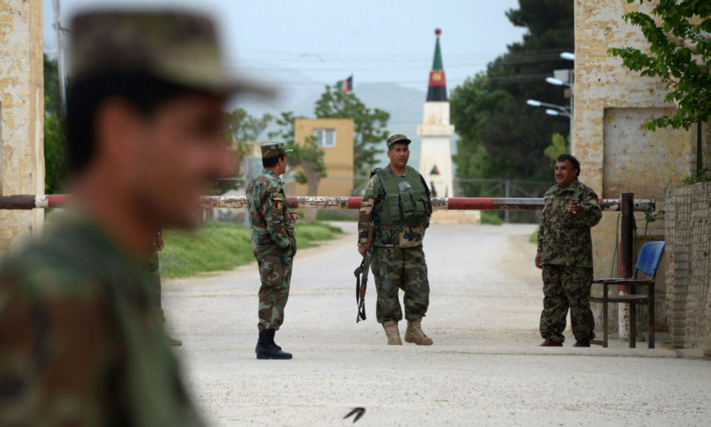 Attaque d&rsquo;une base militaire en Afghanistan: au moins 100 morts et blessés