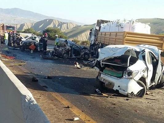 Carnage routier à Khemis Miliana : 10 morts et plusieurs blessés