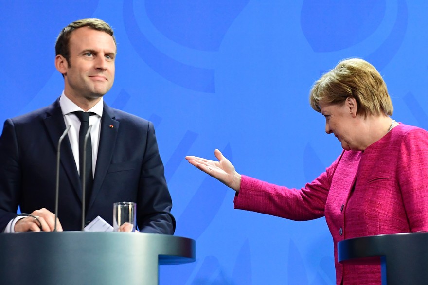 Entre Emmanuel Macron et Angela Merkel, des « débuts magiques » mais…