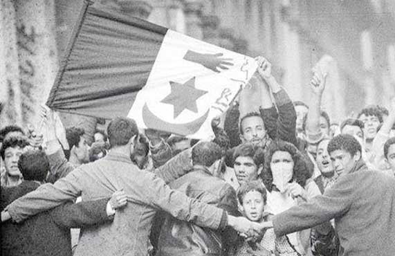 Massacres du 8 mai 1945, marche à Sétif : le sang dans la rue