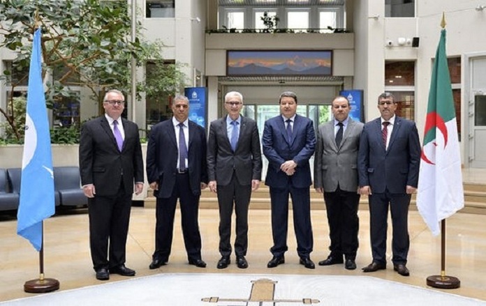 Le général major Abdelghani Hamel en visite de travail au siège d’Interpol à Lyon