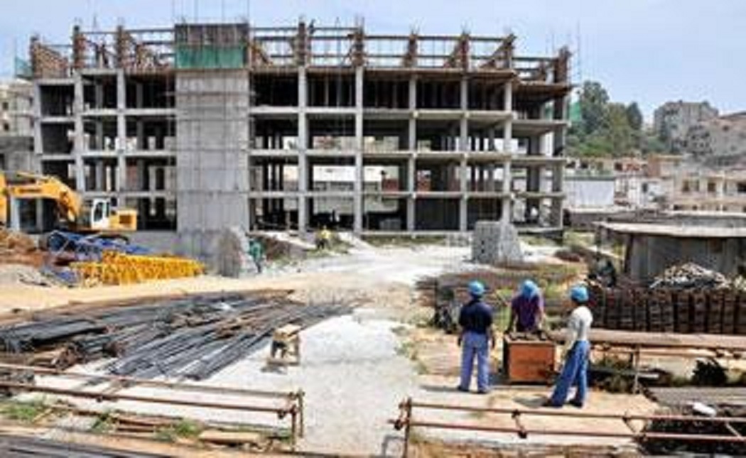 Des chantiers  à l&rsquo;arrêt et des milliers d’emplois menacés: Rien ne va dans le bâtiment