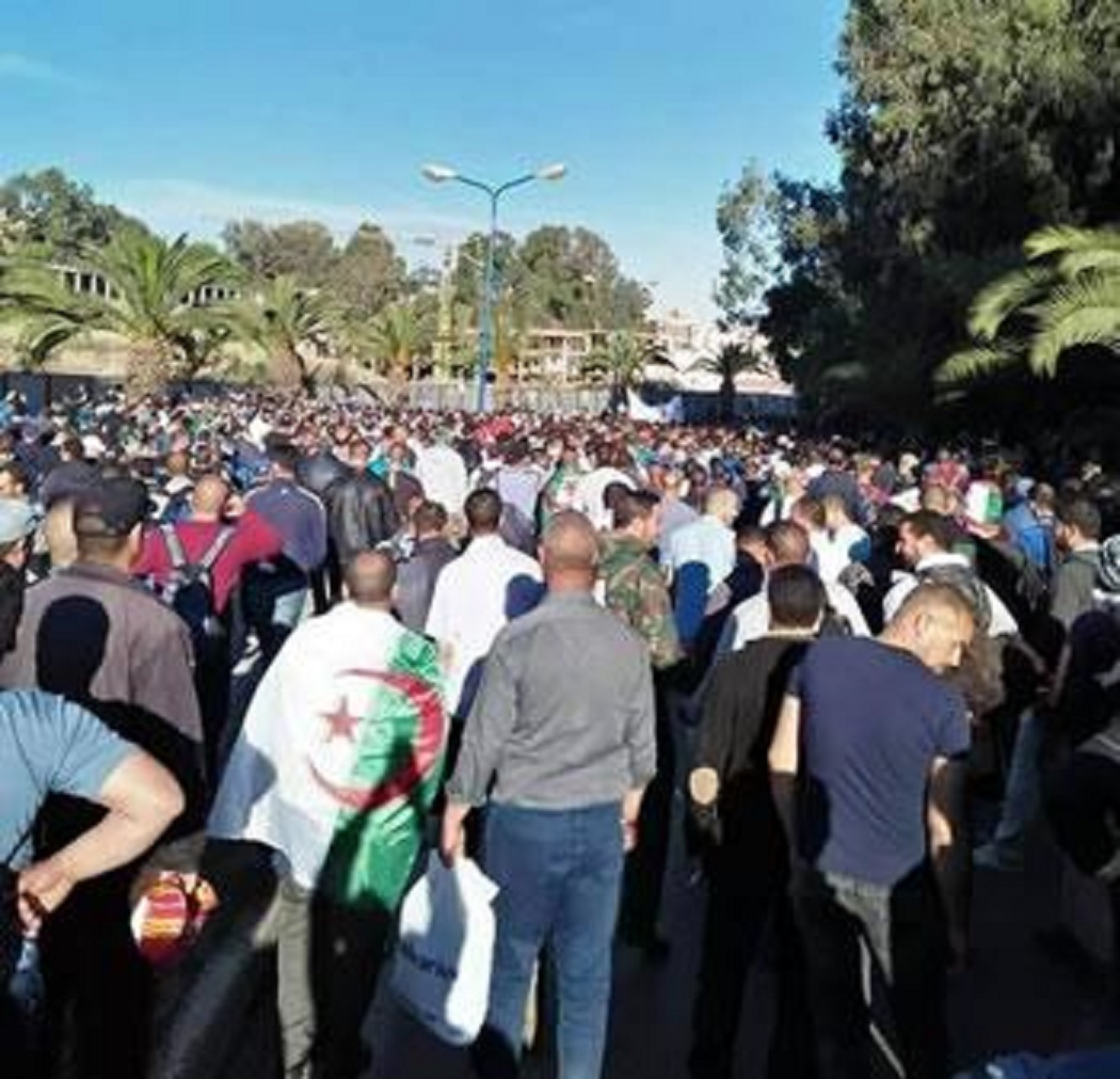 Ils appellent à la prise en charge de leurs  doléances: Les retraités de l&rsquo;armée investissent la capitale