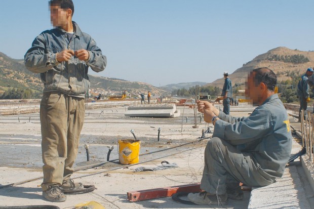 Médéa:  Grève des travailleurs du chantier de la 4e rocade