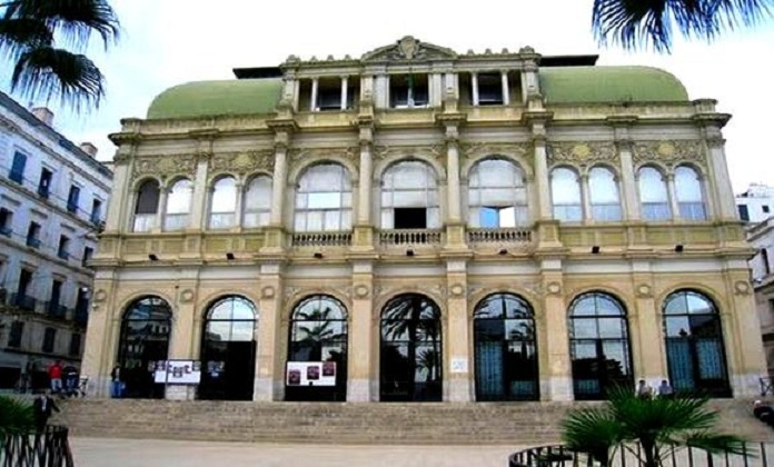 La Générale de la pièce « El Loâba » présentée à Alger