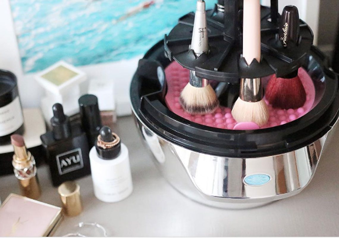 Lilumia: Une machine conçue pour nettoyer les pinceaux