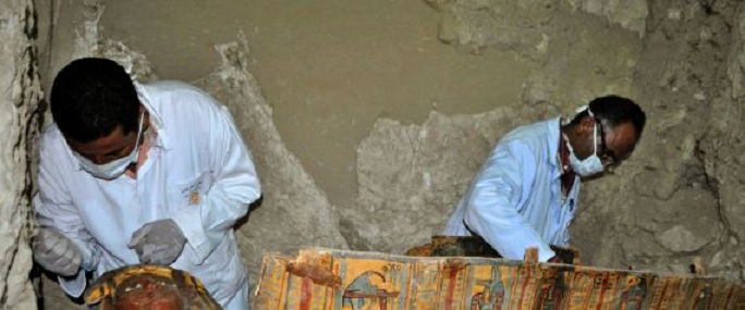 Egypte: découverte de 17 momies dans des catacombes du centre du pays