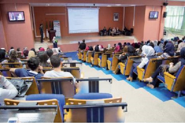 Université d’Oran : les étudiants en pharmacie organisent une journée scientifique