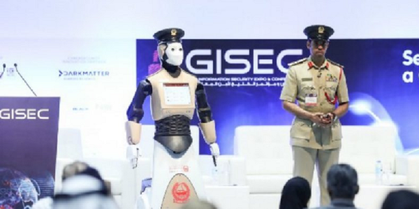 Dubaï: pour la première fois un robot policier est embauché