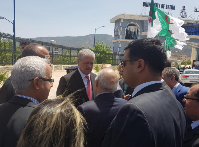 Vidéo/ Sellal à Batna: « Le tramway est fait pour décorer une ville et n’a aucun sens »