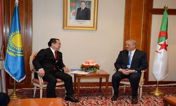 SELLAL reçoit l’envoyé spécial du président Kazakh