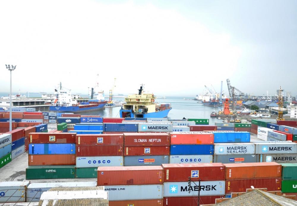 500 conteneurs abandonnés au port d’Alger