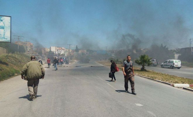 Action de protestation à Tizi Ouzou:  Des citoyens ferment la RN 12