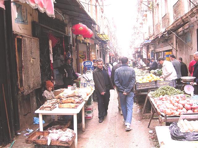 Lutte contre le commerce informel à Bir El-Djir: 12 millions de DA pour la rénovation du marché couvert de Sidi El-Bachir