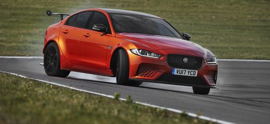 Jaguar Land Rover : Démentielle Jaguar Project 8