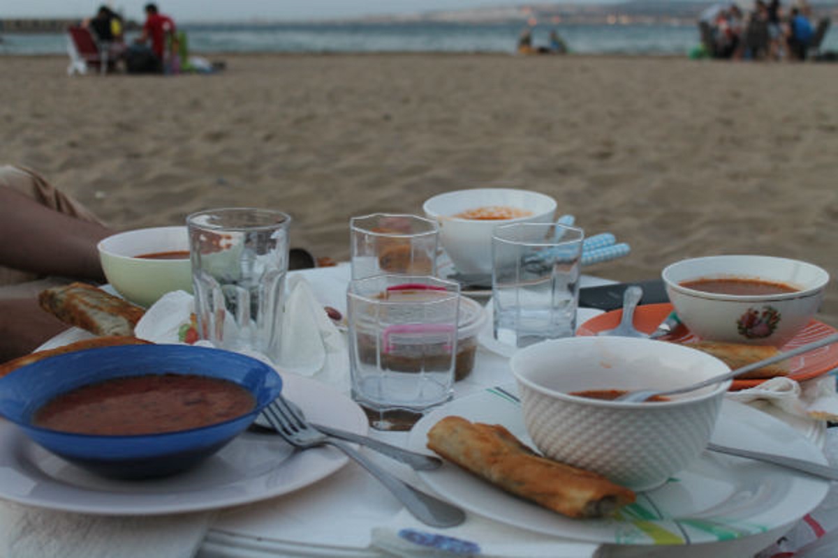 Elles se prolongent jusqu&rsquo;aux premières lueurs de l&rsquo;aube: Longues soirées du Ramadhan, sur les plages de la corniche