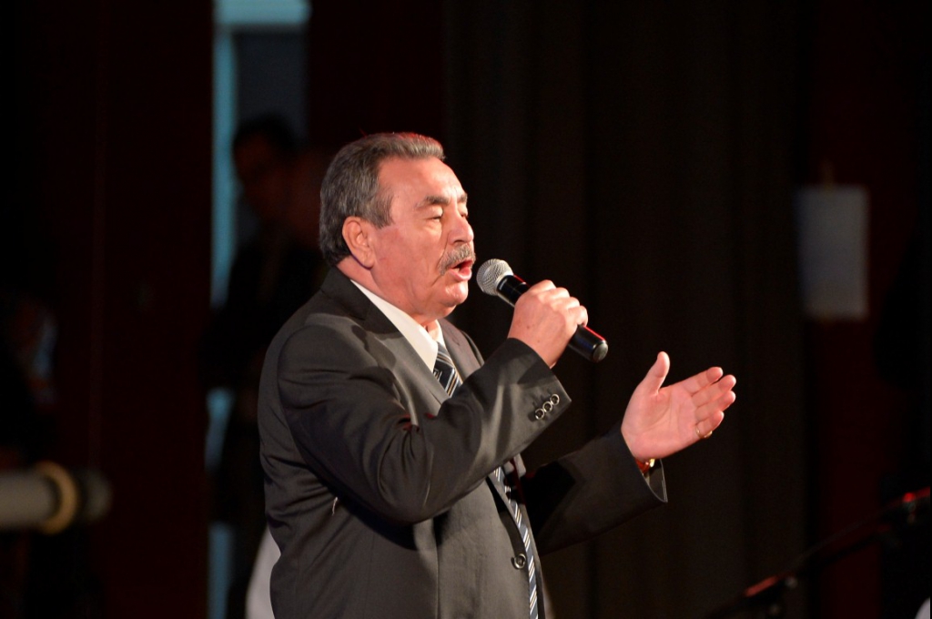 Lors de son concert à Bouira:  Quand Akli Yahiatène chante Ammi et émeut le public