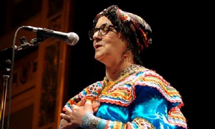 La diva de la chanson Kabyle Nouara réjouit les malades du CHU de Tizi-Ouzou