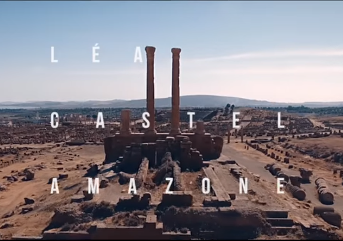 « Amazone »: le nouveau clip de Léa Castel tourné dans le désert algérien