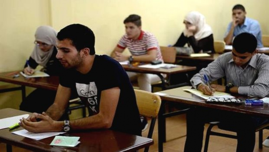 Ils réclament une deuxième session du bac pour les retardataires exclus: Les islamistes repartent en guerre contre Benghabrit