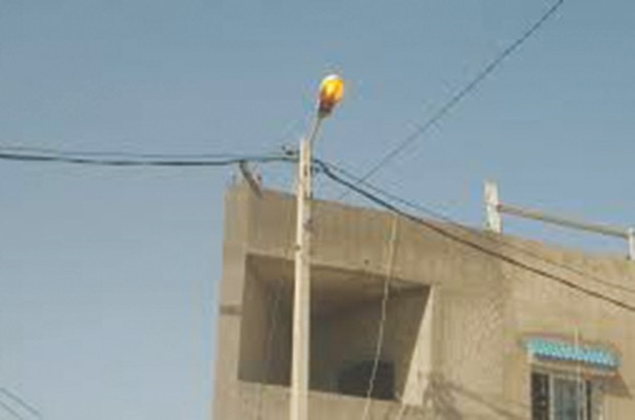 Arzew: Des lampadaires allumés en plein jour