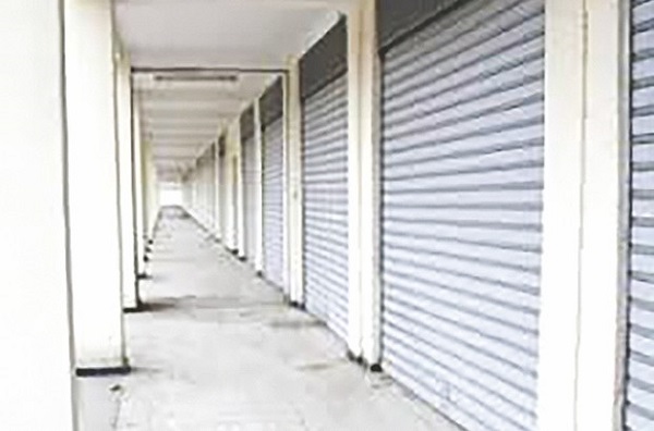 Ils ont été pourtant réalisés au prix fort par l’APC: Deux espaces commerciaux à l’abandon à Tizi Gheniff