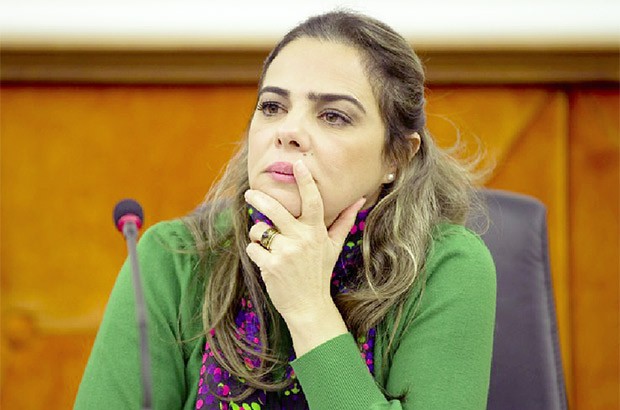 L’artiste peintre Zaphira Yacef à propos de son exposition « Semences d&rsquo;Amour »:  “Je veux revenir au message originel de l’islam et du Prophète”